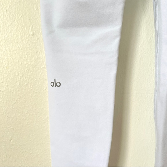 ALO Women’s High Waist Airbrush Legging - Picture 7 of 11